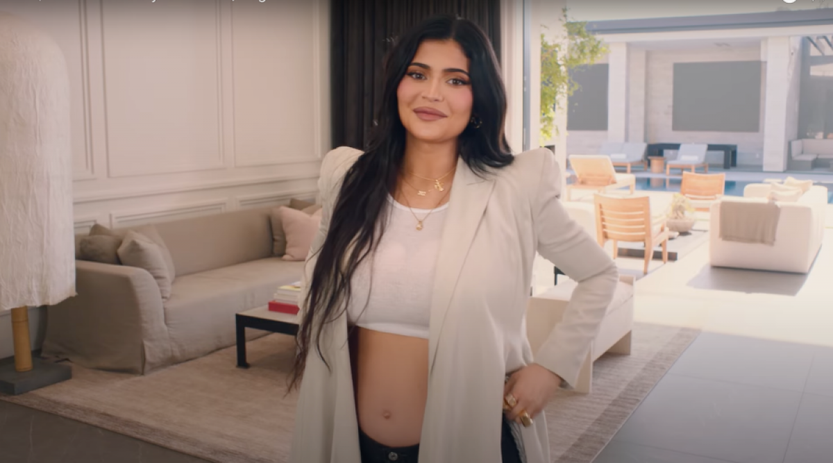 Kylie Jenner hiện đang ở tại dinh thự có giá thị trường khoảng 36 triệu USD tại California.