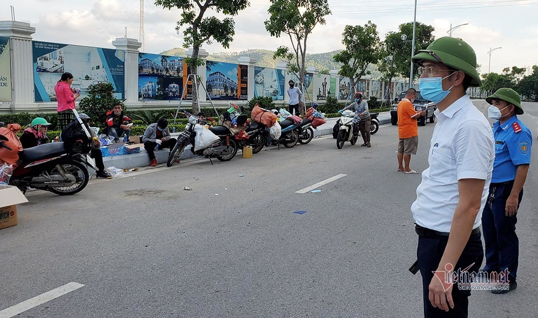 Nghệ An đưa cách ly tập trung gần 1.000 người đi xe máy về quê