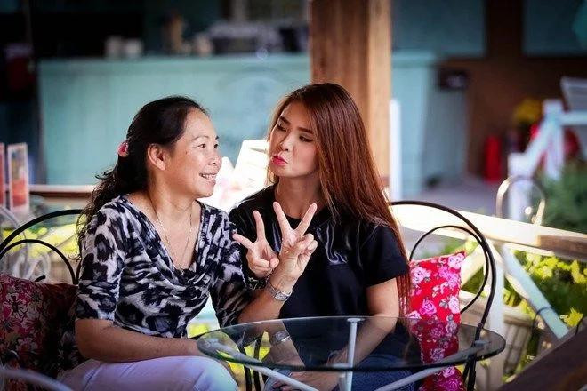 Sao Việt để mẹ làm quản lý: Hoàng Thùy Linh sợ bị đuổi khỏi nhà-4