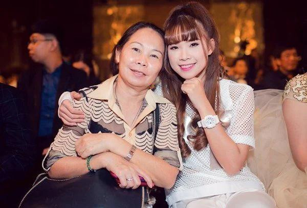 Sao Việt để mẹ làm quản lý: Hoàng Thùy Linh sợ bị đuổi khỏi nhà-5