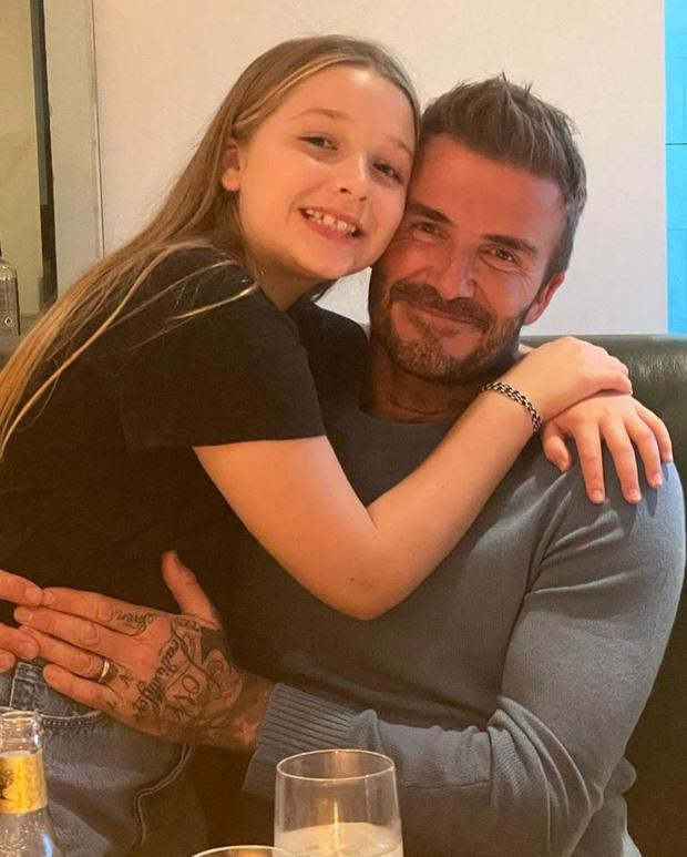 10 tuổi, ái nữ nhà David Beckham đã là khách VIP của tiệm nail và spa-9
