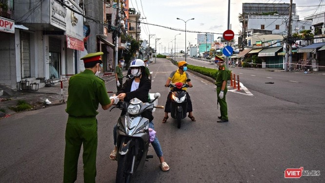 Số phụ huynh có con kẹt nghỉ hè ở các tỉnh cần đón về TP.HCM gửi đơn tới sở GTVT tăng chóng mặt