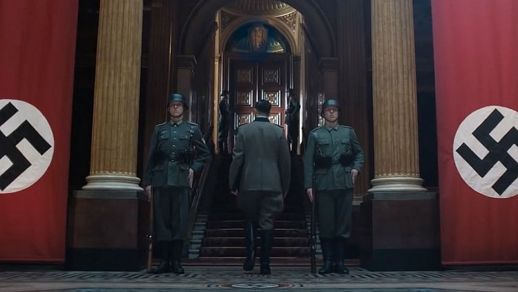 Colin Firth ‘xỏ mũi’ Hitler trong ‘Operation Mincemeat’