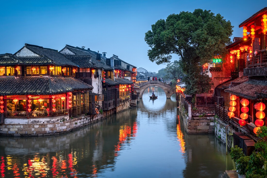 Những thị trấn “sông chảy trong lòng” hết sức lãng mạn ở Trung Quốc - 16