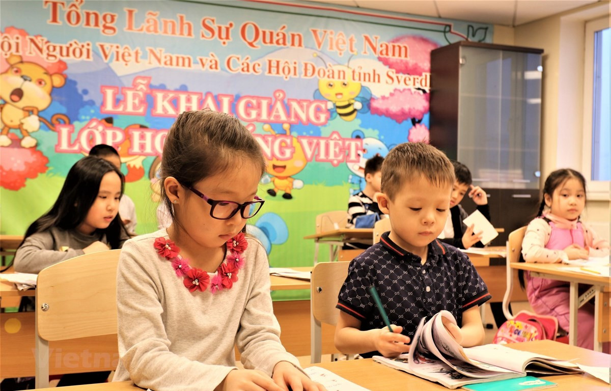 Tập huấn giảng dạy tiếng Việt cho giáo viên người Việt Nam ở nước ngoài