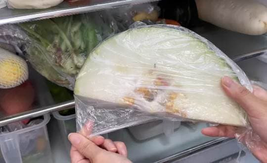 Trước khi mua rau củ về cho vào tủ lạnh, bạn nhớ vứt túi ni lông đi nhé! Đây là lý do vì sao?-2