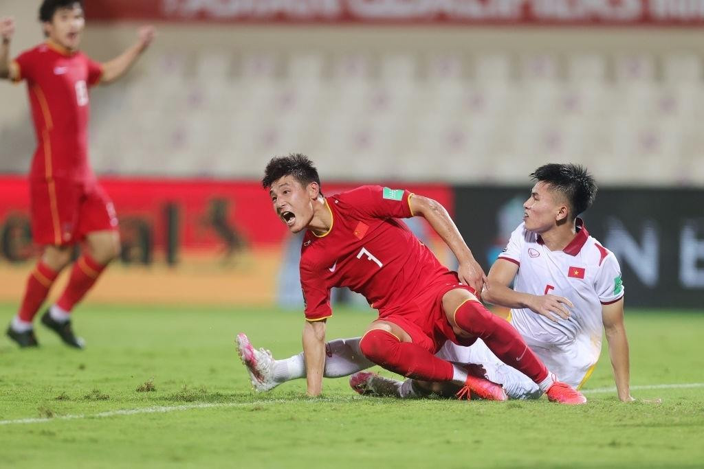 Vì sao HLV Park Hang Seo đẩy trung vệ chơi kém trước Trung Quốc về U22 Việt Nam? - 2
