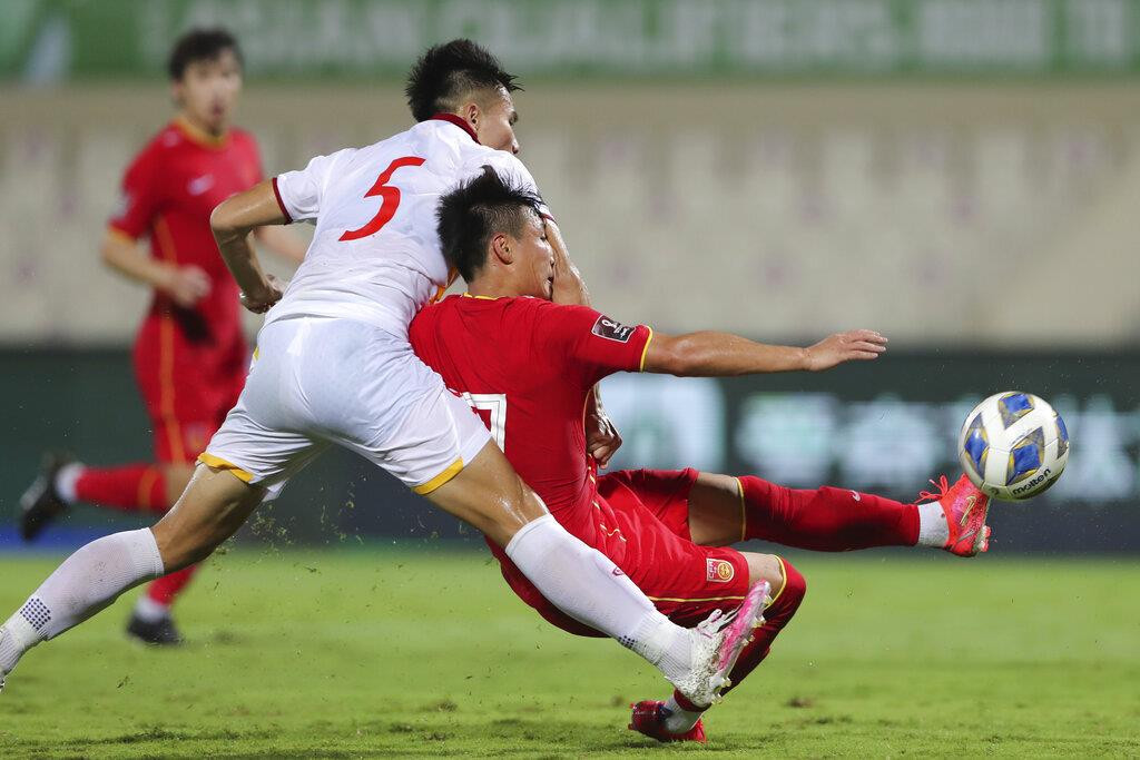 Vì sao HLV Park Hang Seo đẩy trung vệ chơi kém trước Trung Quốc về U22 Việt Nam? - 1