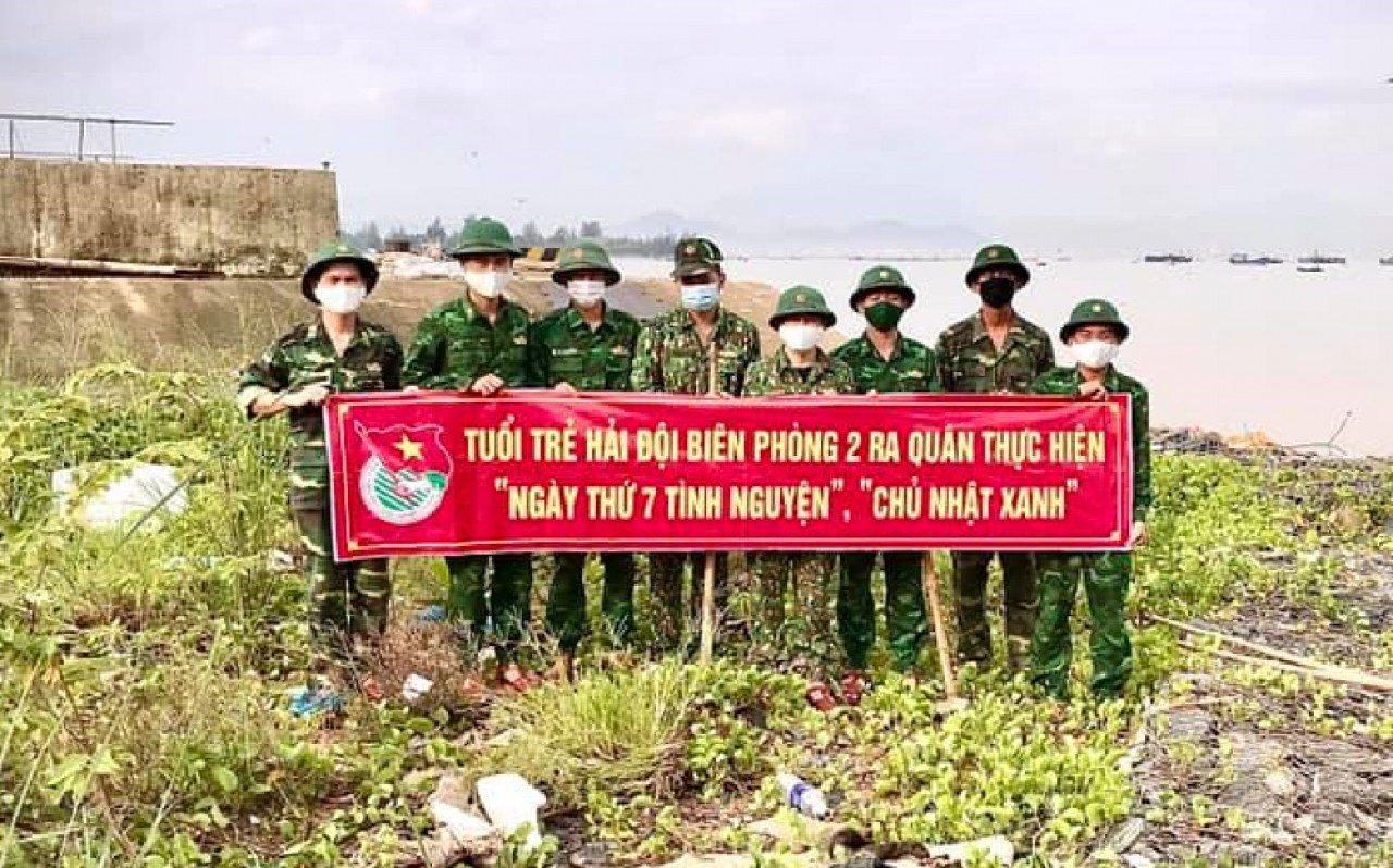 Đà Nẵng: Quân dân chung tay làm sạch môi trường biển