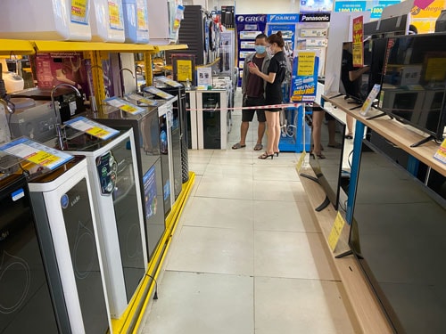 Điện máy ngập hàng tồn, giảm giá sâu - Ảnh 1. Điện máy ngập hàng tồn, giảm giá sâu - Ảnh 1.