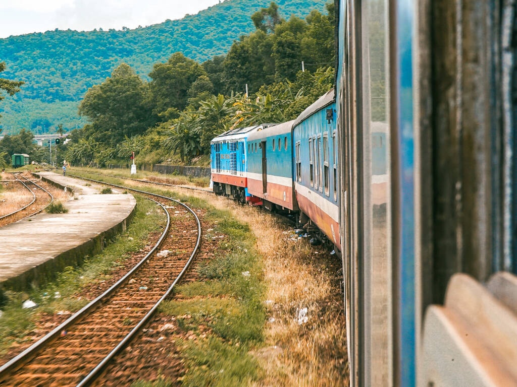 Hành trình Bắc - Nam và 5 chuyến tàu lửa thú vị nhất thế giới - 7