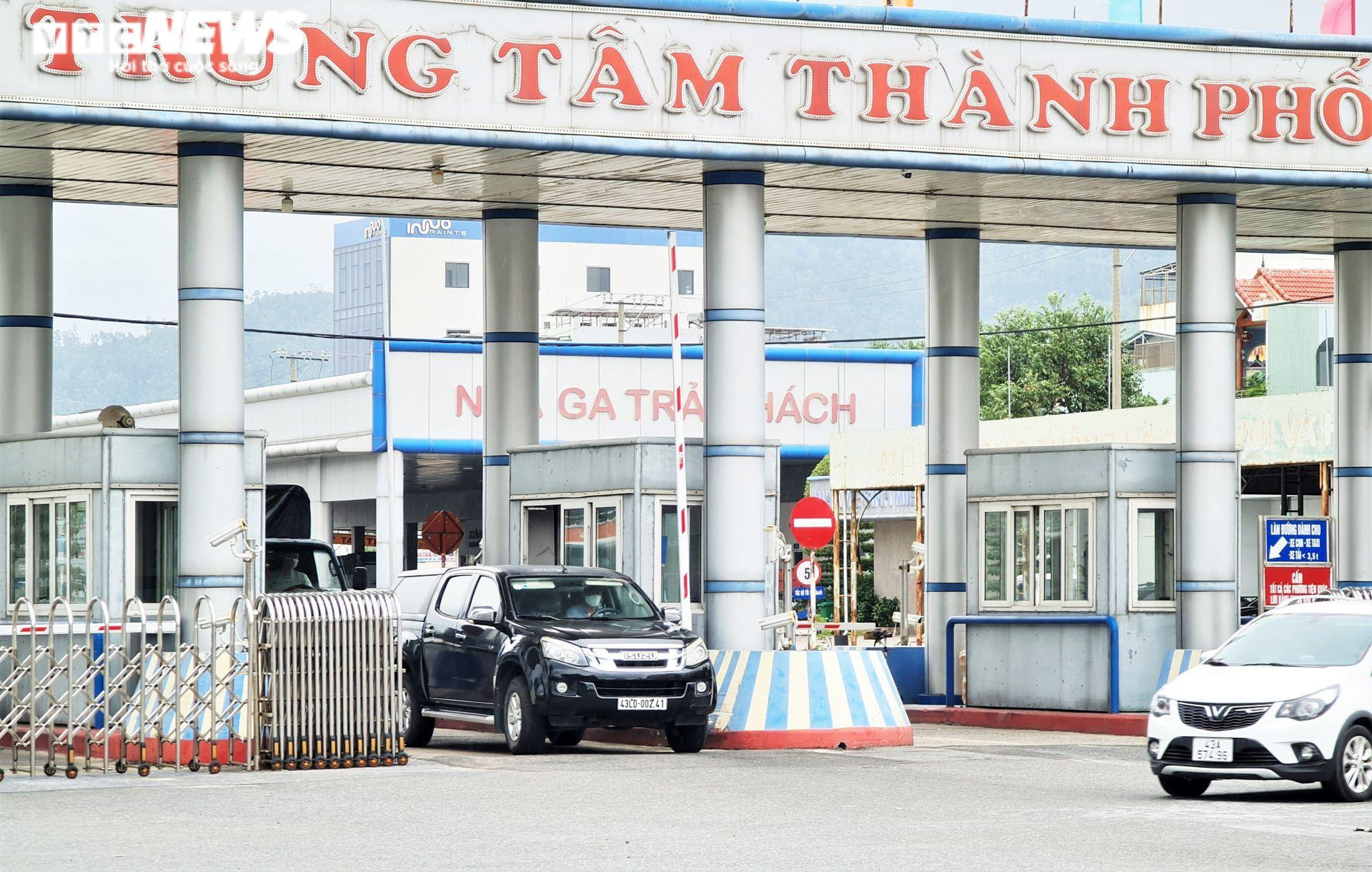Vận tải hành khách liên tỉnh ngày đầu hoạt động: Bến xe Đà Nẵng vắng ngắt - 1