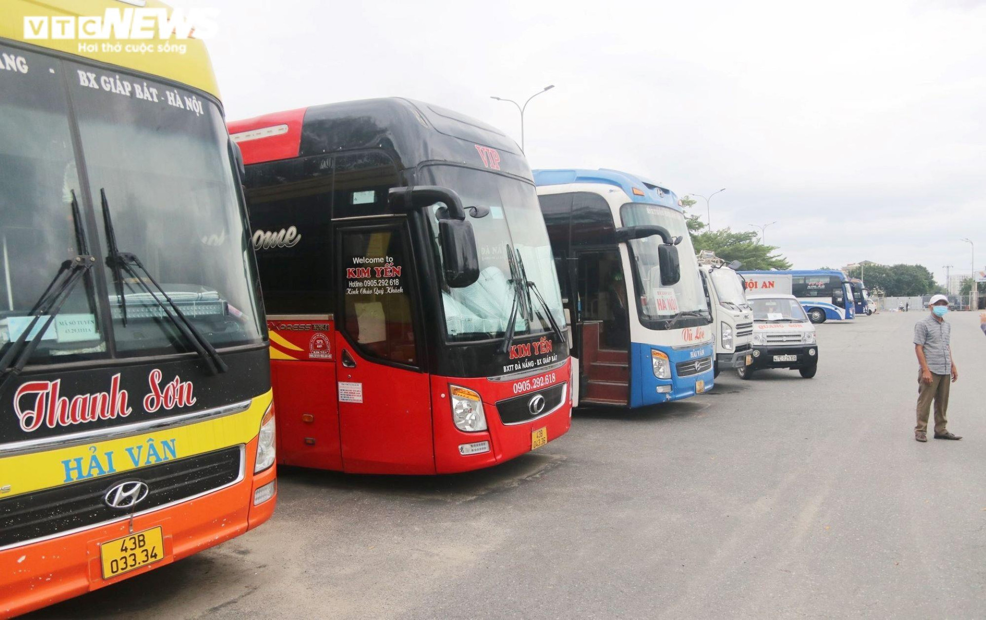 Vận tải hành khách liên tỉnh ngày đầu hoạt động: Bến xe Đà Nẵng vắng ngắt - 6