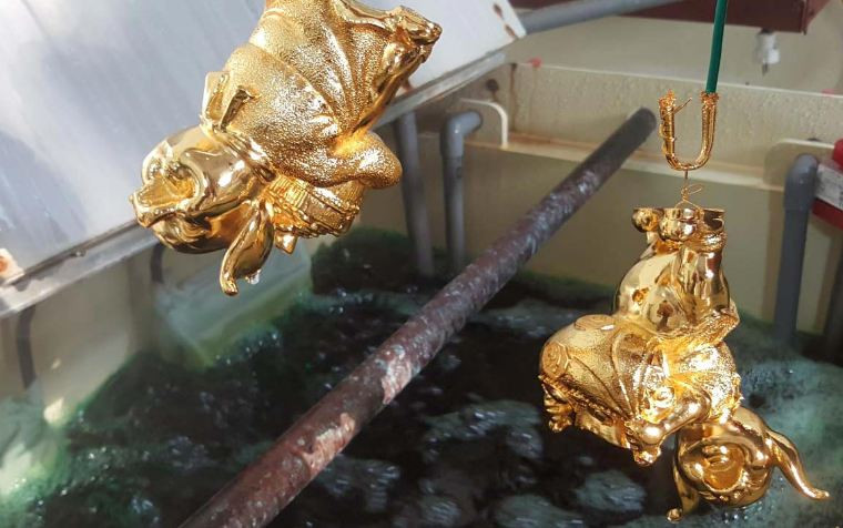 Các quà tặng của Golden Gift Việt Nam được mạ vàng thật bằng phương pháp điện phân