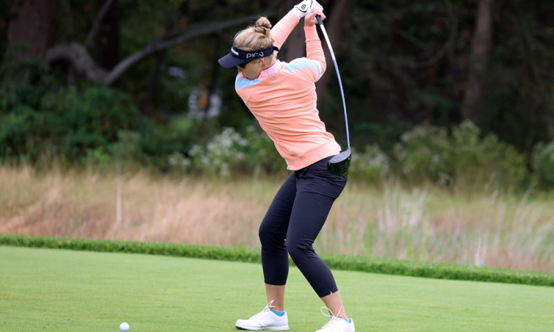 Brooke Henderson là thành viên LPGA Tour dùng driver 48 inch
