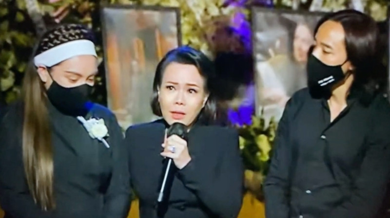 Bất ngờ trong tang lễ Phi Nhung, nghệ sĩ Việt Hương tiết lộ lý do khiến cố danh ca không kịp về Mỹ
