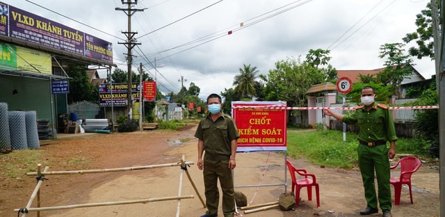 Khống chế dịch COVID-19 lây trong cộng đồng ở Đắk Lắk - Ảnh 2. Khống chế dịch COVID-19 lây trong cộng đồng ở Đắk Lắk - Ảnh 2.