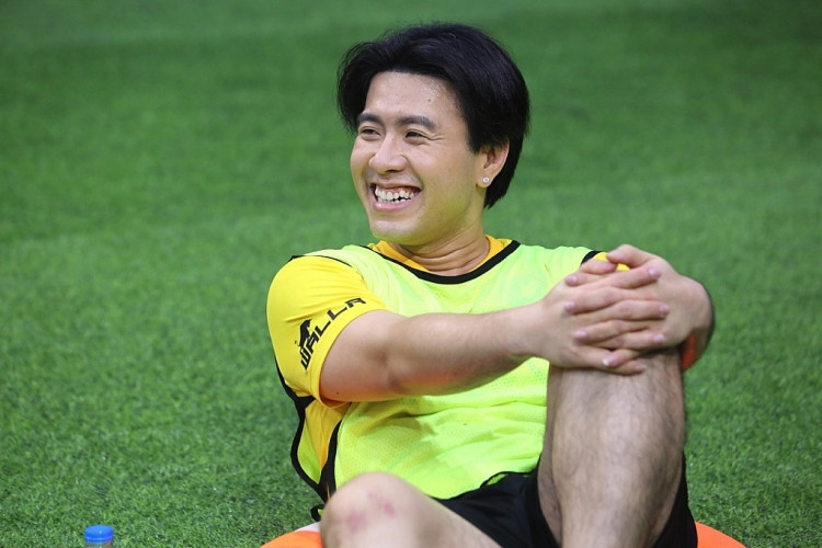 Akira Phan dính chấn thương khi tham gia chương trình truyền hình thực tế 'Cầu thủ nhí 2021'