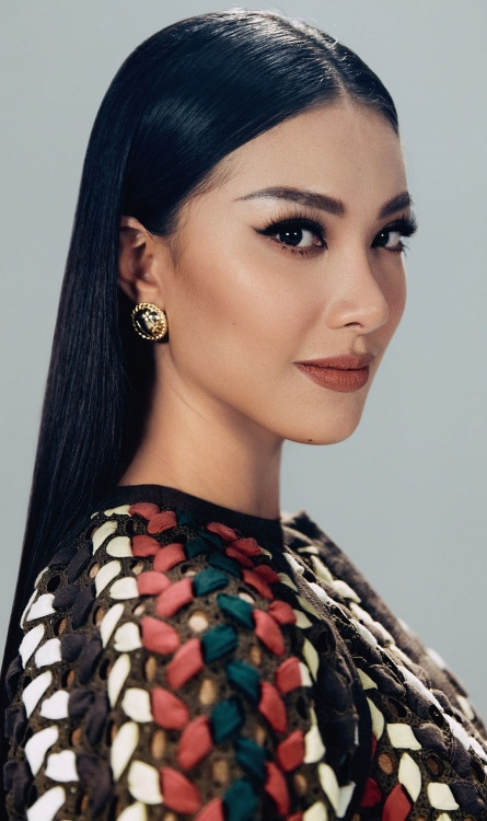 'Road to Miss Universe 2021': Kim Duyên biến hóa cực chất với 7 layout của NTK Nguyễn Công Trí
