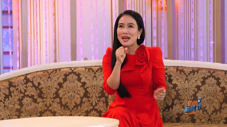 NSƯT Vân Khánh tiết lộ từng bị một nữ ca sĩ nổi tiếng giành giờ diễn