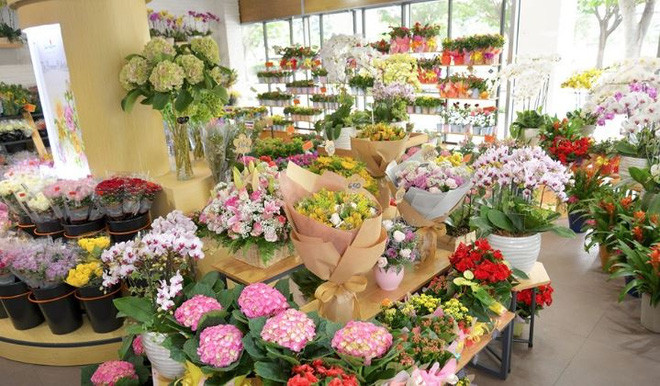Sau nhiều tháng ế ẩm vì COVID-19, hoa Đà Lạt tăng giá mạnh trước ngày Phụ nữ Việt Nam - Ảnh 2.
