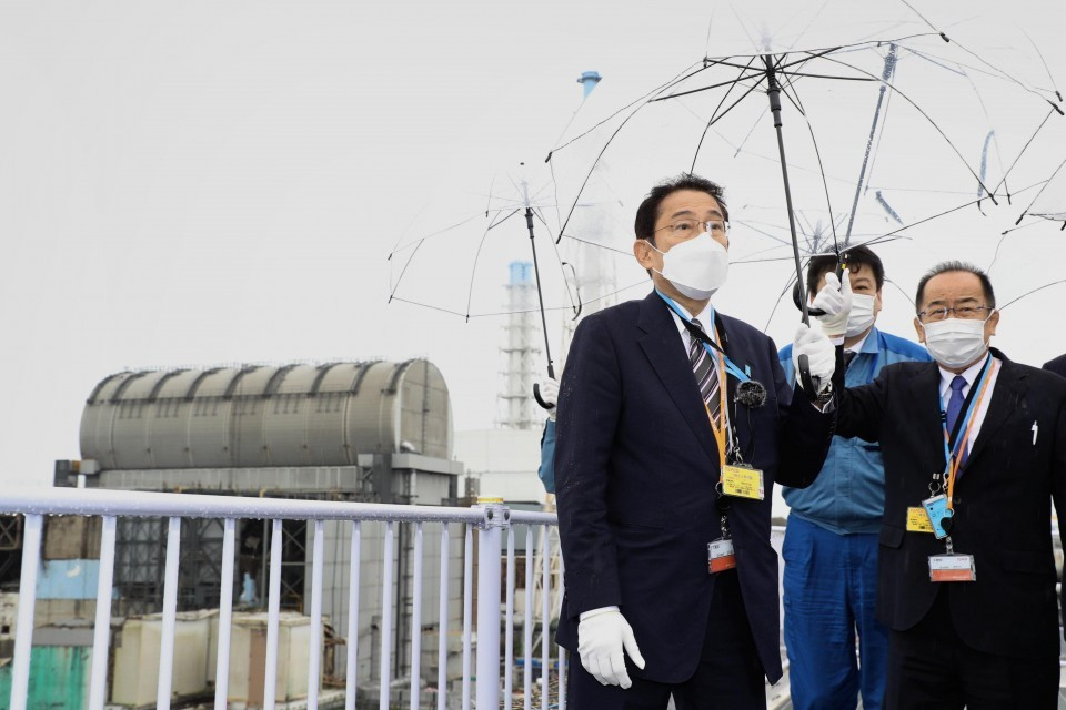 Ngày 17/10, Thủ tướng Nhật Bản Kishida Fumio đã lần đầu tiên tới thăm nhà máy điện hạt nhân Fukushima Daiichi. (Nguồn: Kyodo)