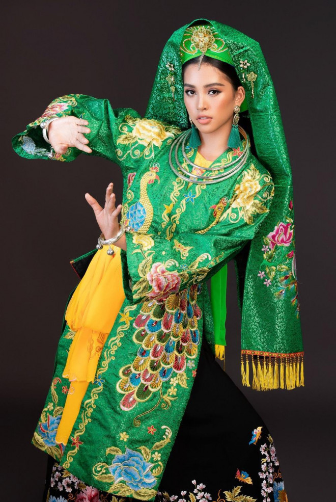 Hoa hậu Đỗ Thị Hà mang trang phục nữ tướng tới phần trình diễn múa ở Miss World 2021 - 5