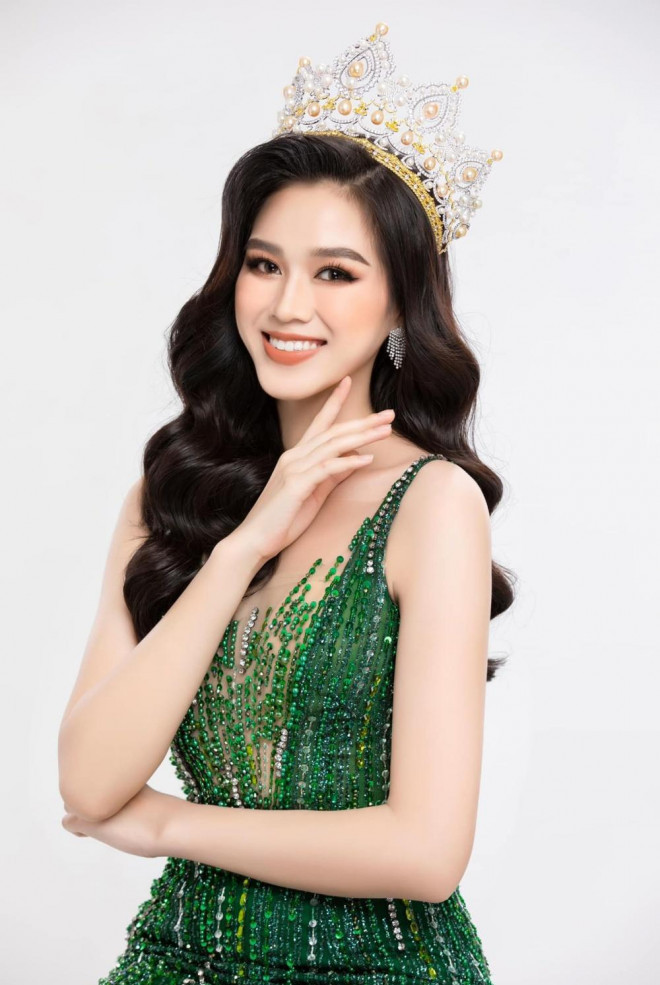 Hoa hậu Đỗ Thị Hà mang trang phục nữ tướng tới phần trình diễn múa ở Miss World 2021 - 3