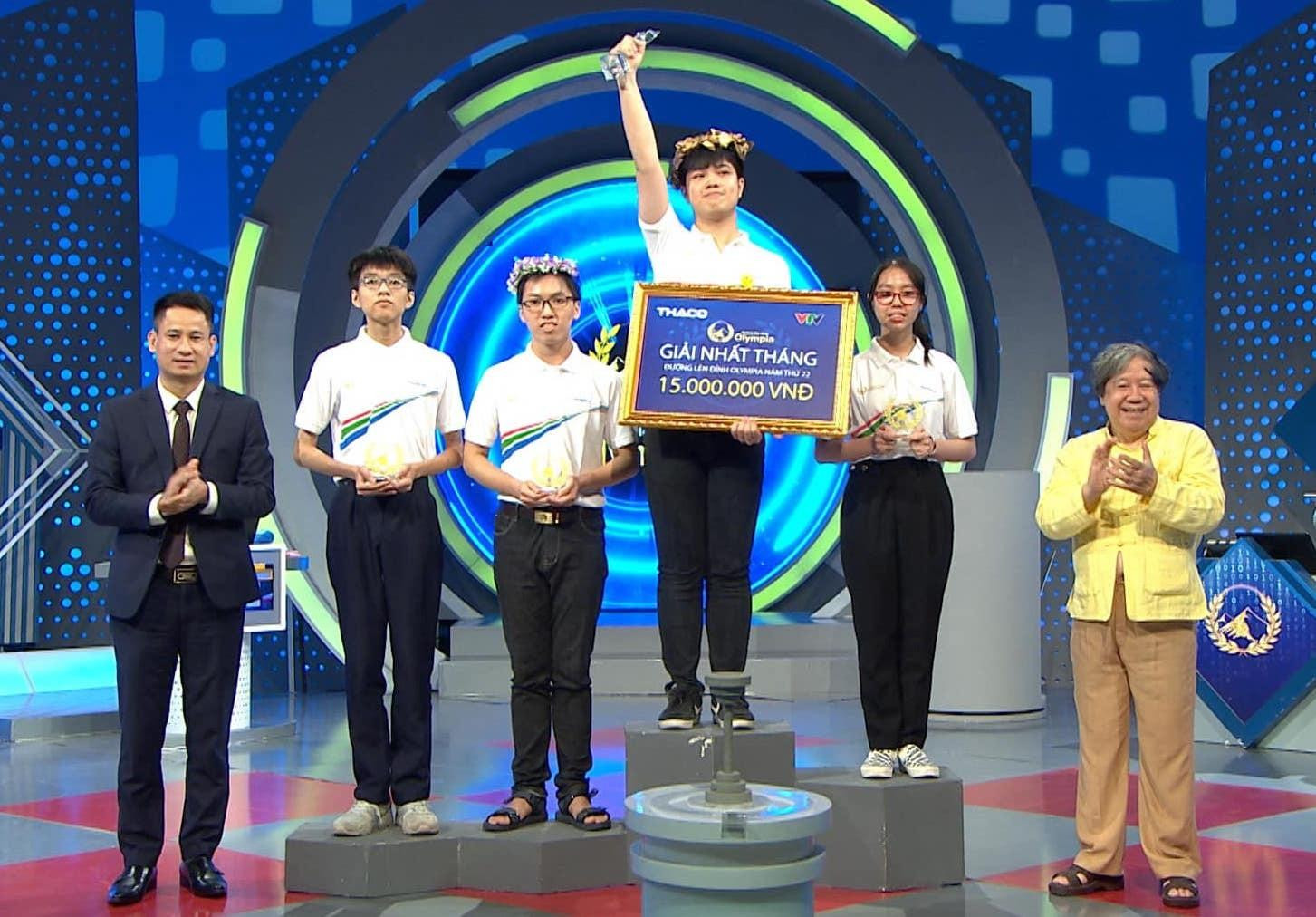 Nam sinh Thái Bình thắng tuyệt đối cuộc thi tháng đầu tiên Olympia năm thứ 22  - 2