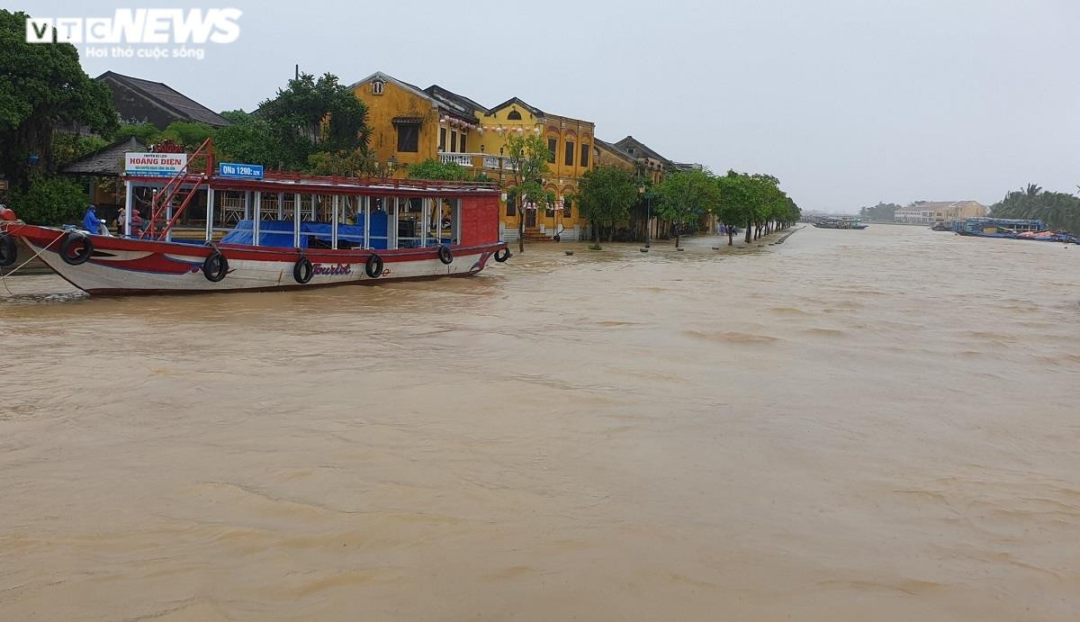 Quảng Nam: 4 thủy điện lớn cùng xả lũ, mưa to xuất hiện trên diện rộng - 2