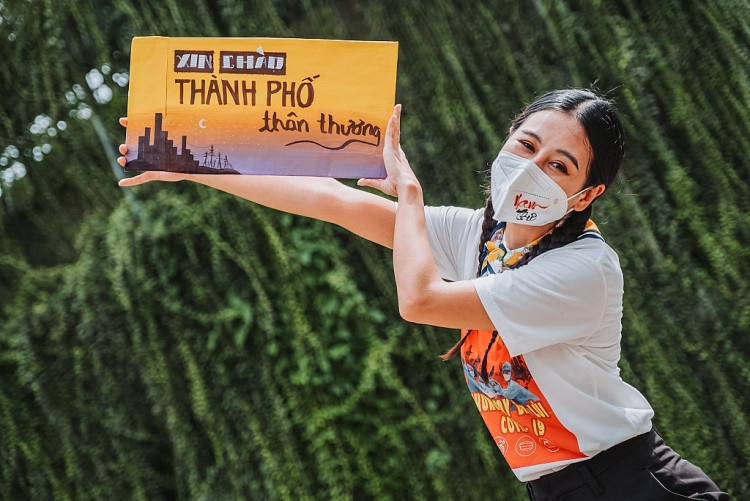 Hơn 100 nghệ sĩ Việt hát tri ân lực lượng tuyến đầu và tình nguyện viên