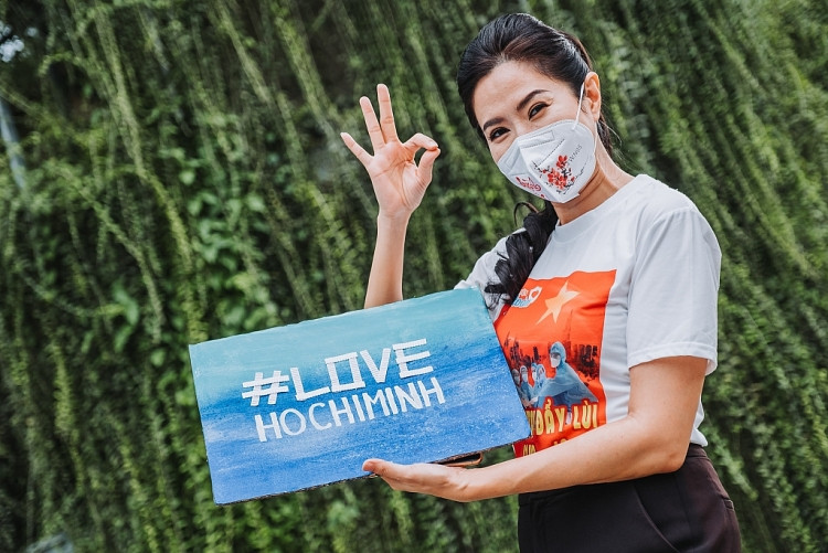 Hơn 100 nghệ sĩ Việt hát tri ân lực lượng tuyến đầu và tình nguyện viên