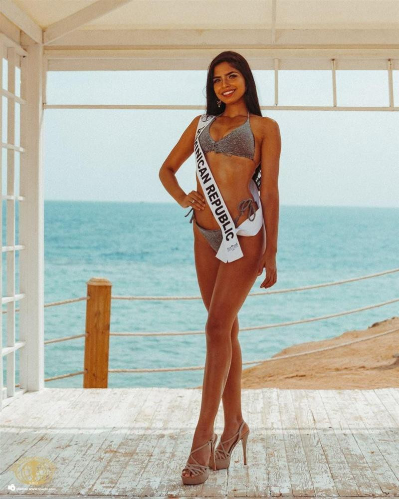 Thí sinh Miss Intercontinental 2021 tạo dáng phản cảm với bikini-6
