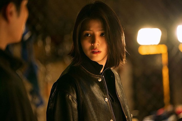 Han So Hee 'làm bạn' với dao, tập miệt mài 3 tháng cho phim 'My Name'