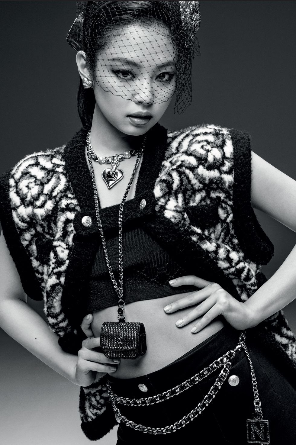 Jennie Blackpink là gương mặt đại diện cho Coco Neige 2021 của Chanel - 6