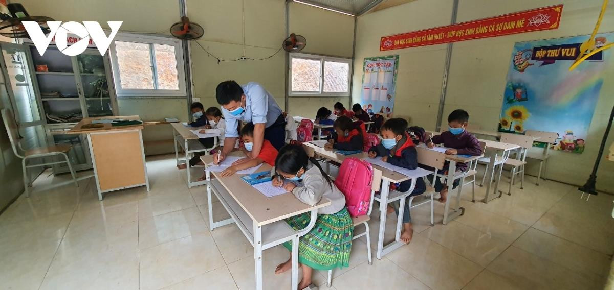 Học sinh mẫu giáo ở Thanh Hóa ngày ngày đi bộ 6 km đến trường - 5