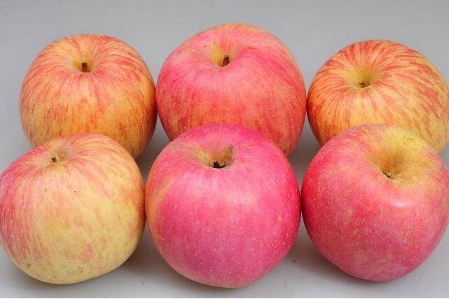 Táo cũng nên được chia thành quả đực và quả cái! Hãy ghi nhớ 4 mẹo này, bạn sẽ chọn đc quả táo giòn, ngọt và mọng nước-4