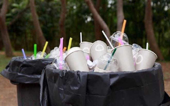 Cần thay đổi thói quen đặt đồ ăn online để giảm rác thải nhựa ra môi trường - 1