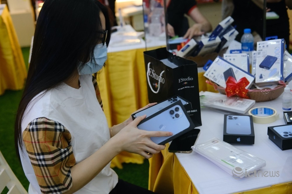 Điểm tin công nghệ tuần qua: iPhone 13 về Việt Nam, thêm cửa hàng chuyên Apple
