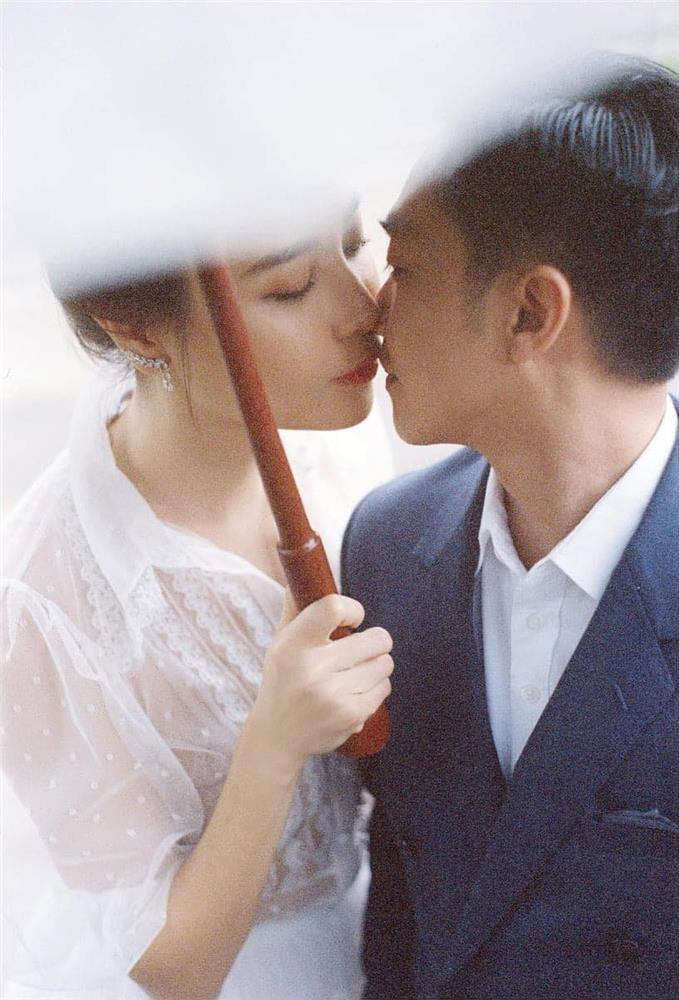 BST nụ hôn của vợ chồng Cường Đô La, xem mà ngại quá đi-1