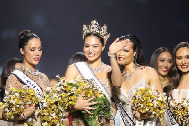 Người đẹp ‘ngoại cỡ' đăng quang Hoa hậu Hoàn vũ Thái Lan 2021
