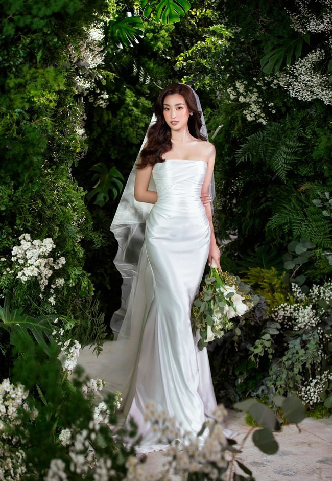 Đỗ Mỹ Linh hóa cô dâu trong váy cưới của NTK Lê Thanh Hoà