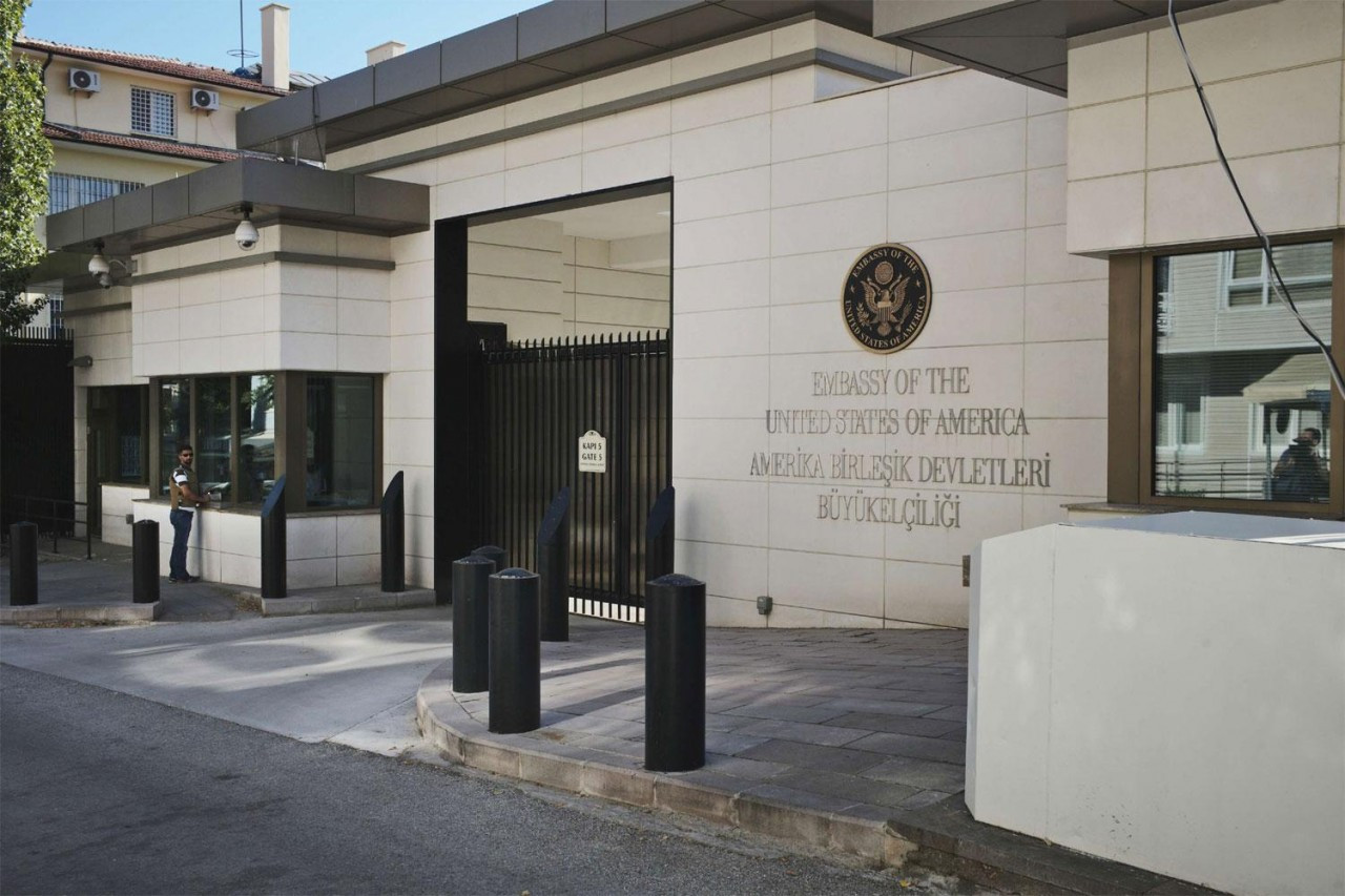 (10.26) Đại sứ quán Mỹ tại Thổ Nhĩ Kỳ đã thông báo sẽ tiếp tục tuân thủ Điều 41 của Công ước Vienna về Quan hệ Ngoại giao. (Nguồn: Middle East Online)