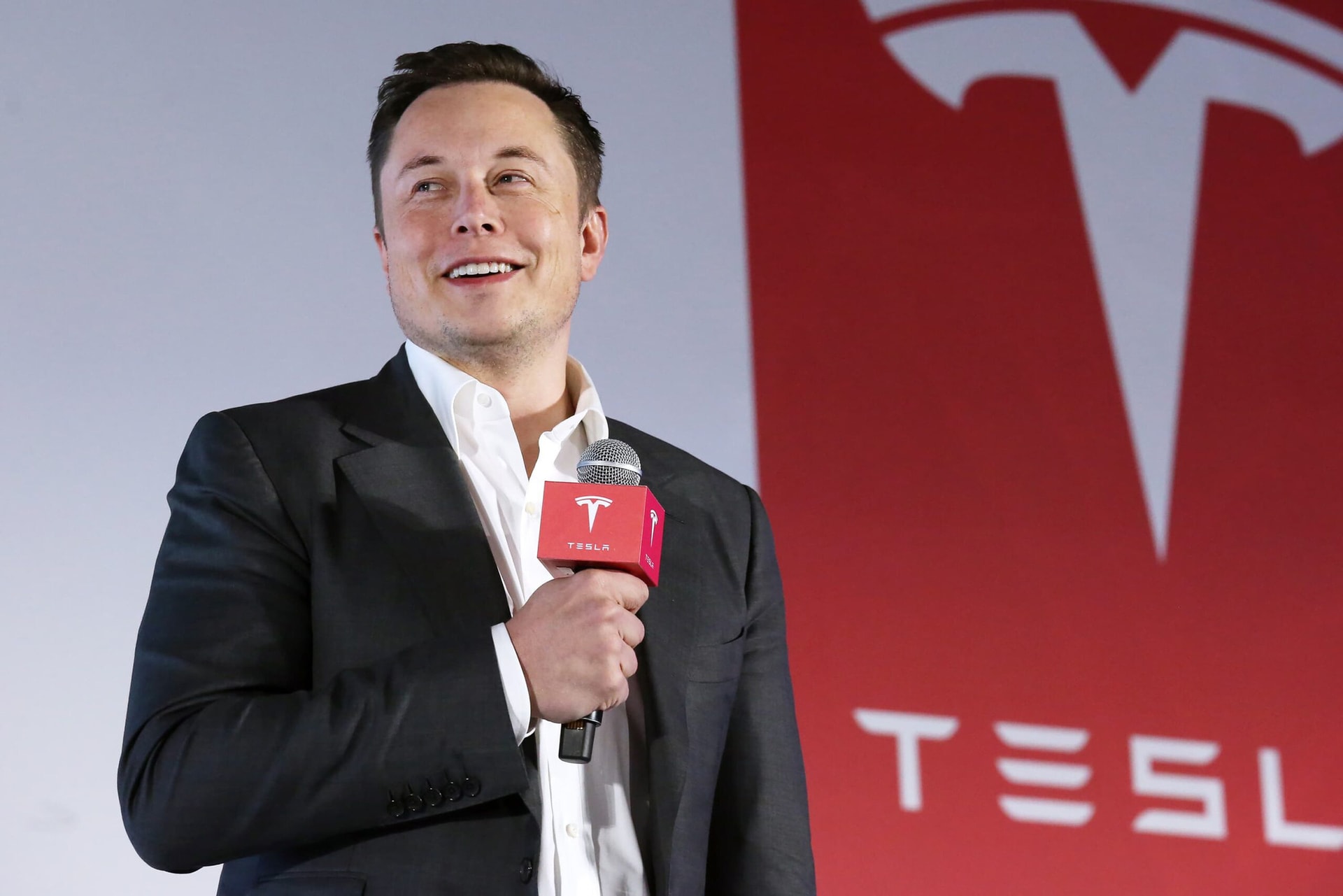 Bỏ túi 36 tỷ USD sau một buổi giao dịch, Elon Musk lập kỷ lục thế giới về số tài sản tăng thêm trong một ngày - Ảnh 1. Bỏ túi 36 tỷ USD sau một buổi giao dịch, Elon Musk lập kỷ lục thế giới về số tài sản tăng thêm trong một ngày - Ảnh 1.