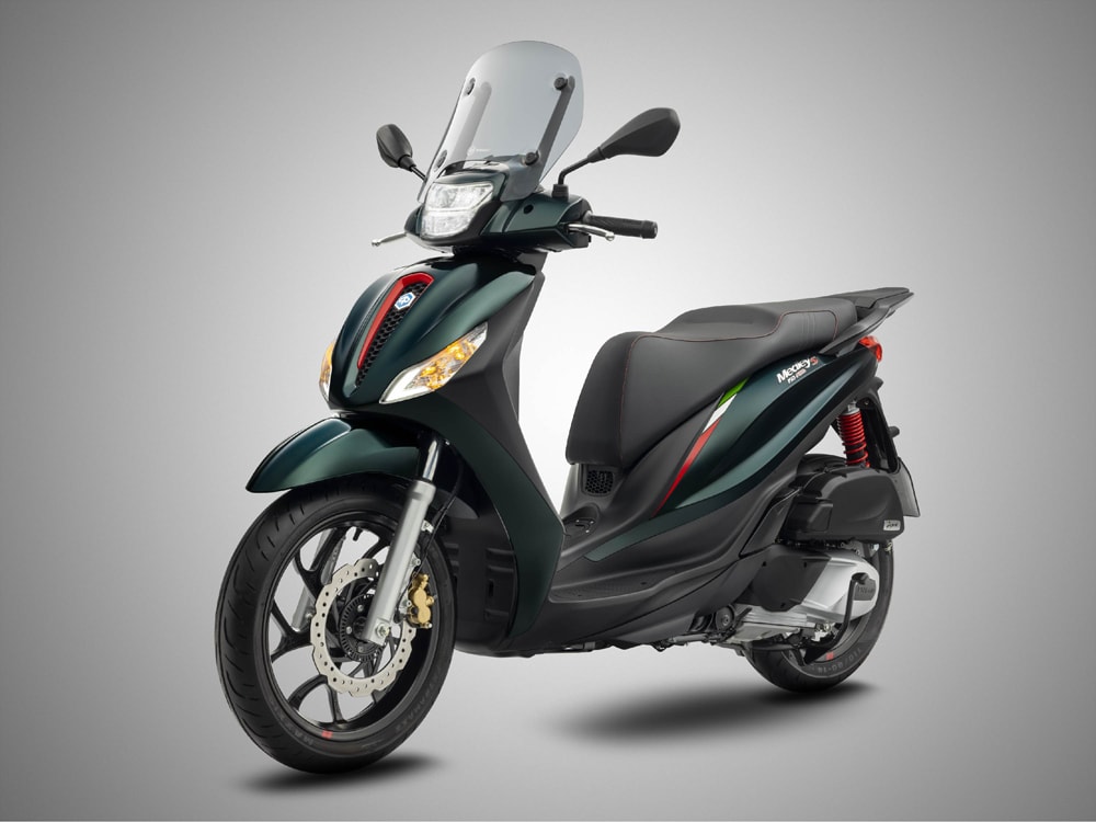 Piaggio Medley S 150cc phiên bản đặc biệt màu xanh Green Bosco