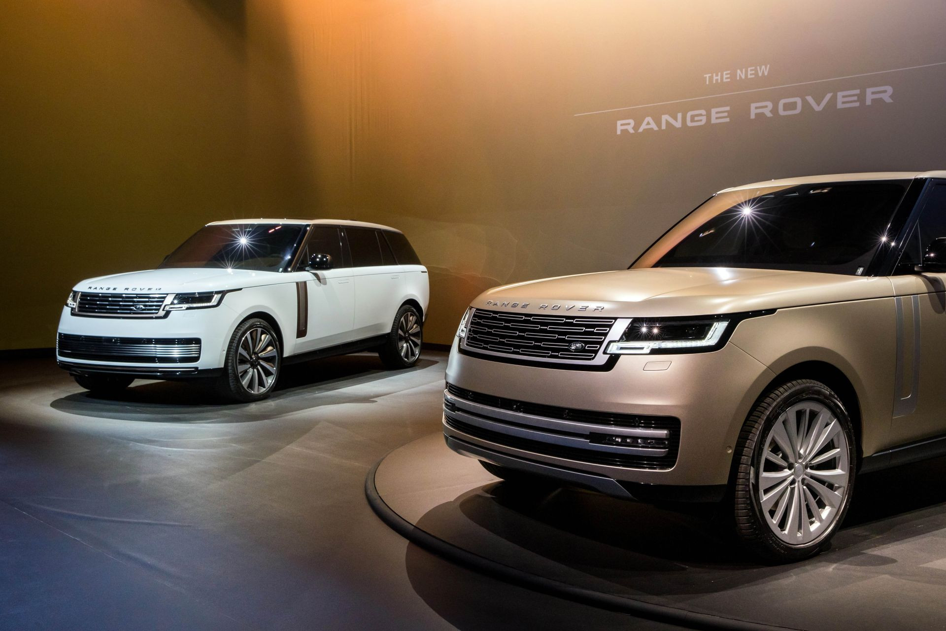 Range Rover 2022 ra mắt tại nhà hát Hoàng Gia