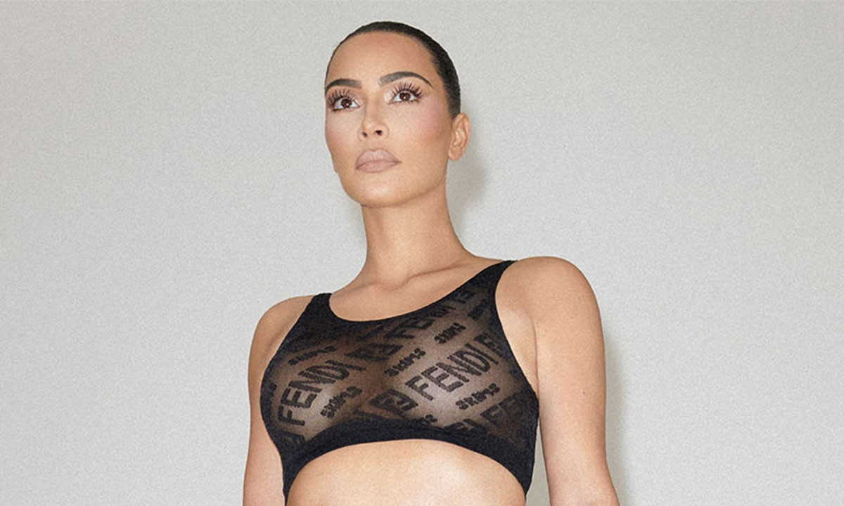 Kim Kardashian chụp quảng cáo trang phục lót xuyên thấu - 4