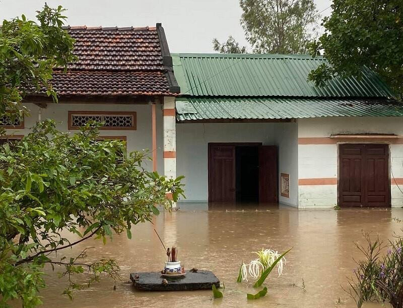 PC Đắk Lắk: Tạm ngưng cấp điện một số khu vực bị ảnh hưởng bởi mưa bão - 1