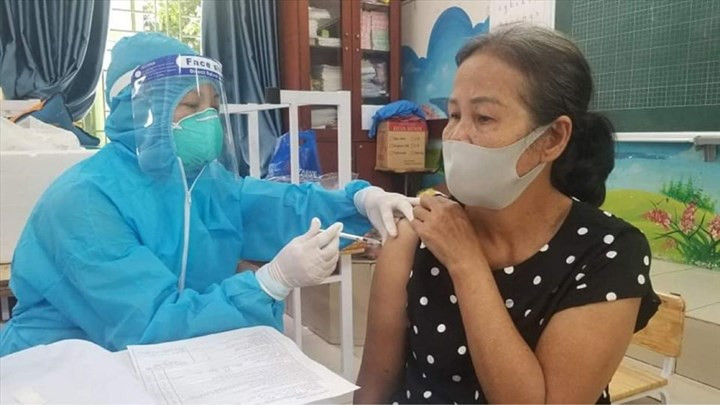 Chiều 27/10: Đã tiêm hơn 76,2 triệu liều vaccine phòng COVID-19; Tây Ninh có 194 ca dương tính SARS-CoV-2 - Ảnh 1.