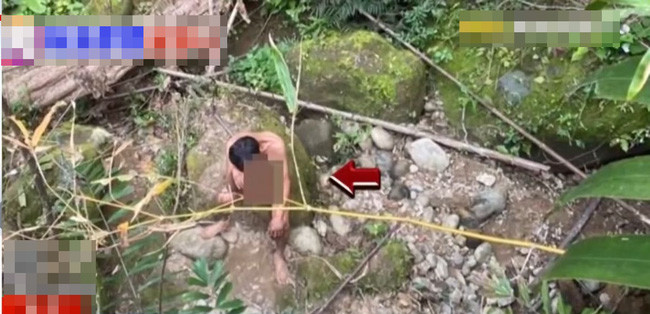 Cãi nhau với bạn gái, người đàn ông 50 tuổi vào rừng làm chuyện điên rồ: Sốc với hình ảnh khỏa thân khi cảnh sát tìm thấy-1